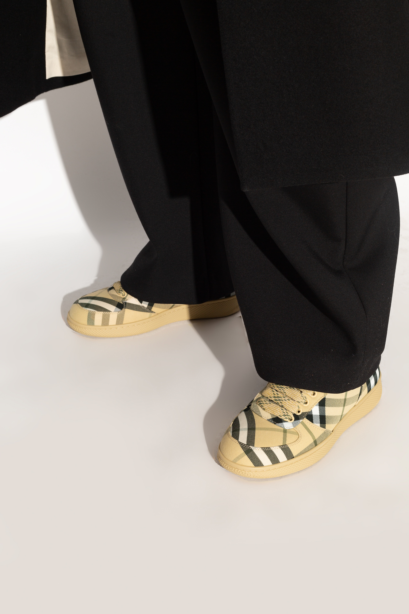 スニーカー BURBERRY Women Sneakers 8096394 C1506 GRAIN IP CHECK beige Beige Sneakers Burberry - Vitkac AS